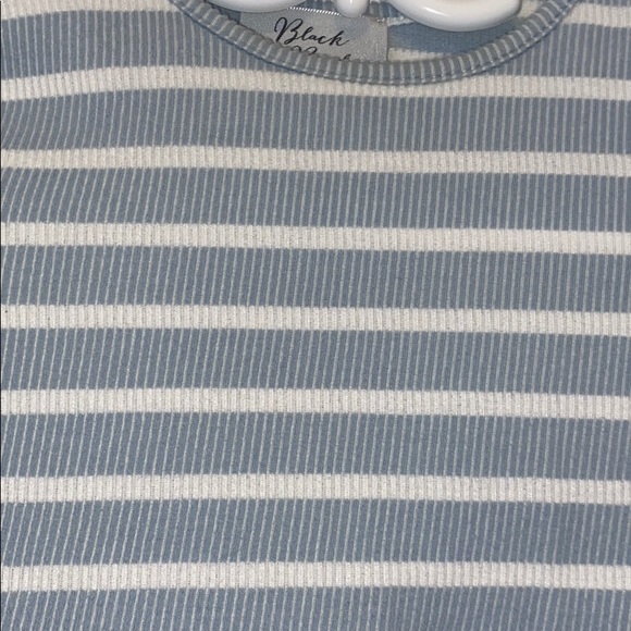 crop top - Picture 2 of 2